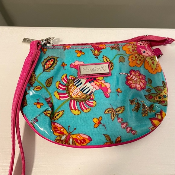A Gorgeous Floral Mini Wallet! - Picture 2 of 3
